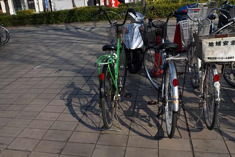 自転車の影.