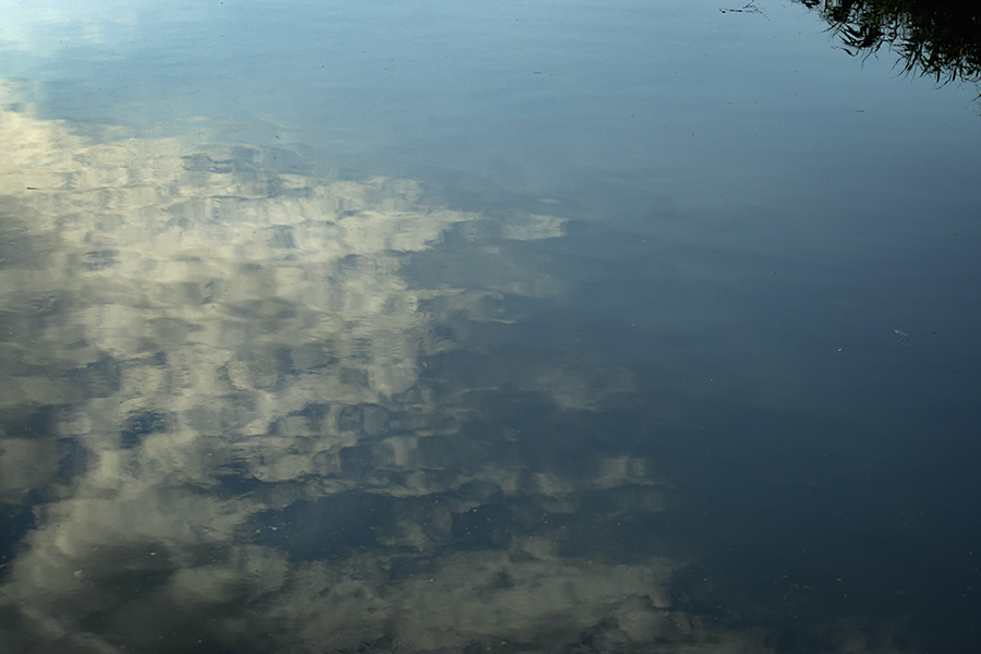 DSC03464 川は流れる