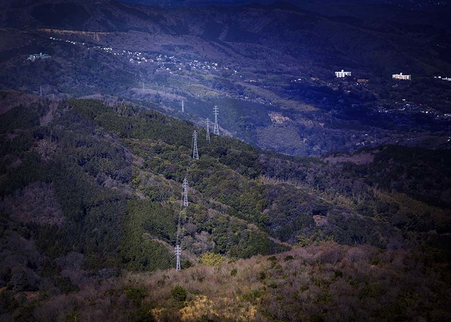 DSC00883 電気は山を越えて送られて来る