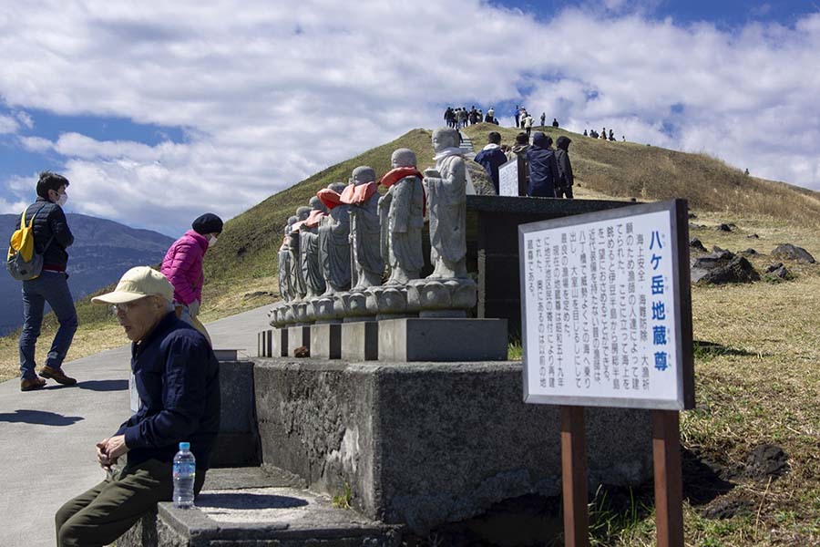 DSC00873 登頂前の小休止だぁ