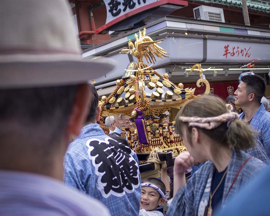 DSC09468. 追憶　2018.　三社祭母と子
