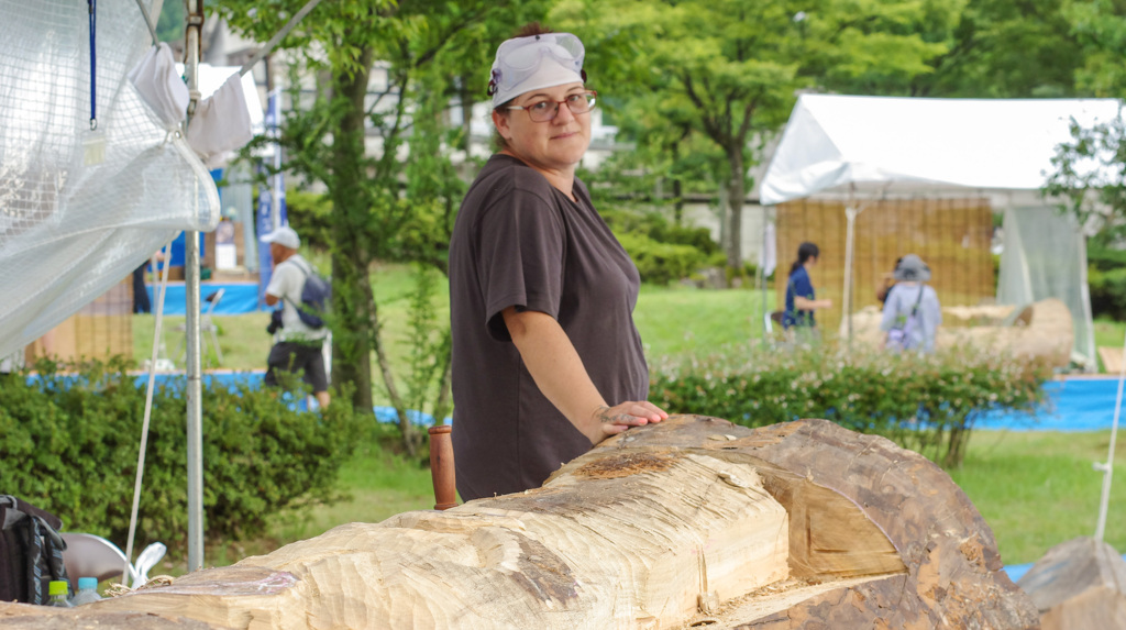 彫刻祭　ハンガリーのドゥジチさん