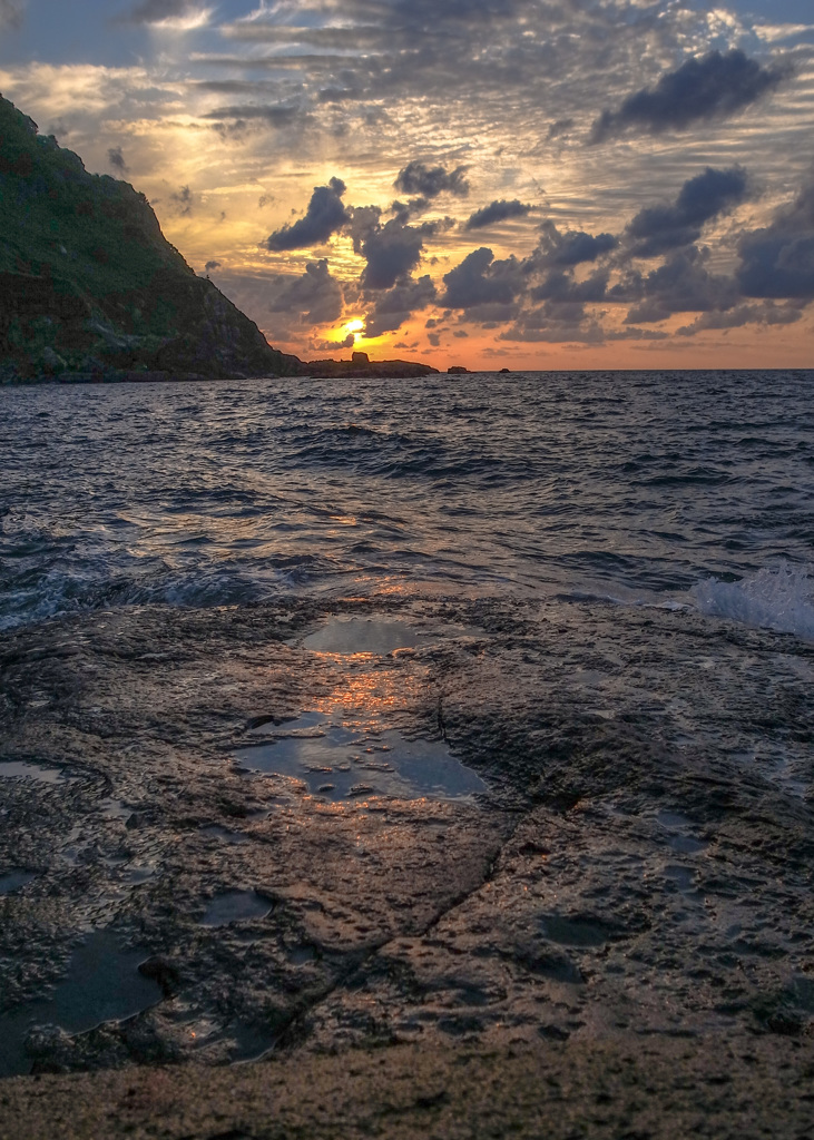 空夕陽波岩場カメラ