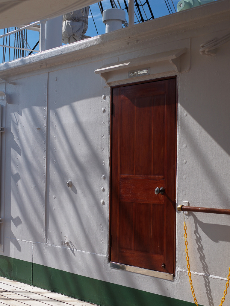 ドアは木製がいいな