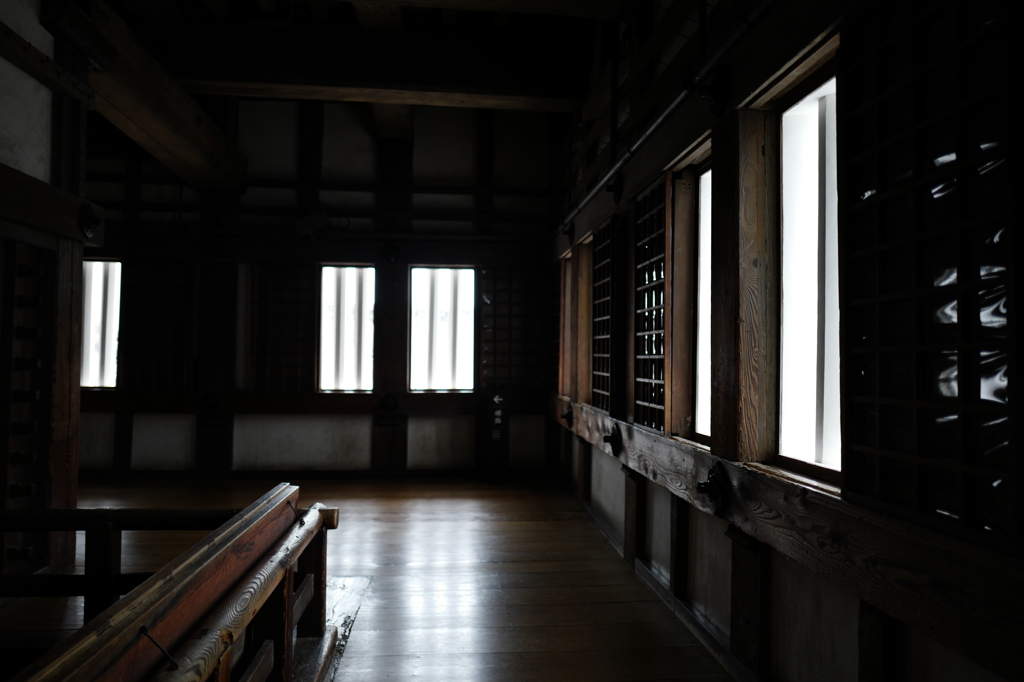 城の中は真っ暗(あえて当時のままにしてあります)