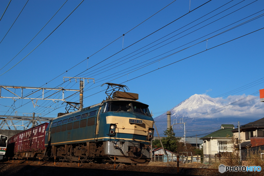 EF66 26と富士山