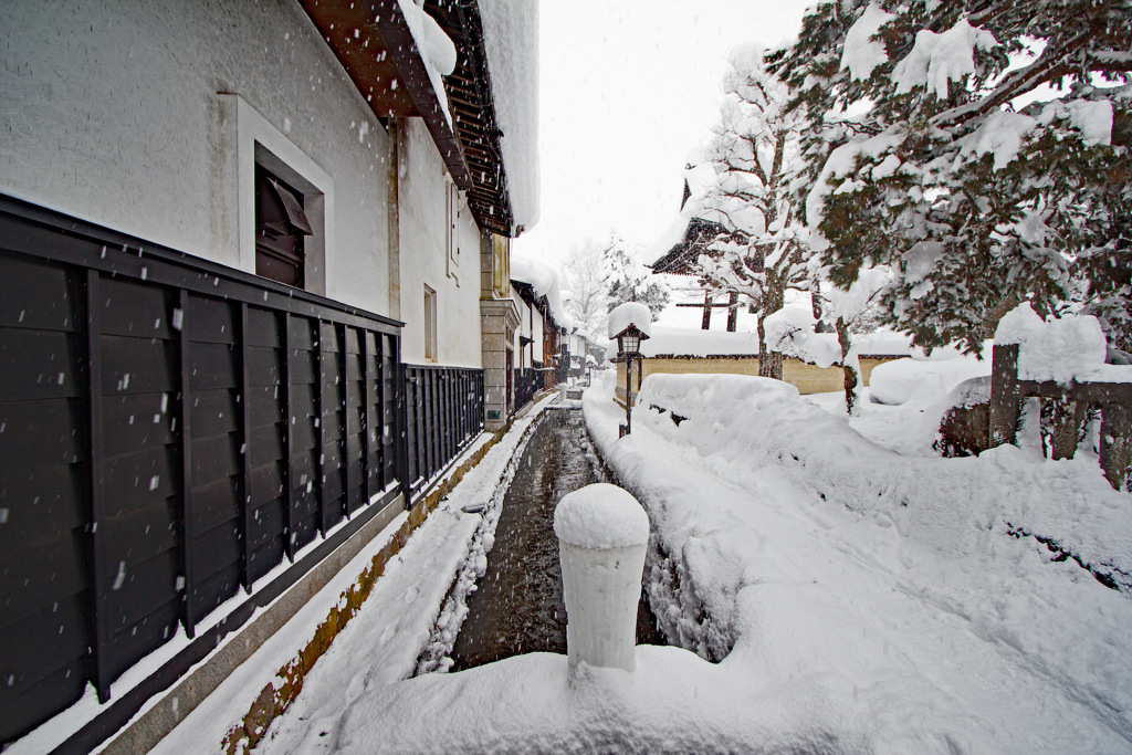 豪雪の飛騨古川町並み
