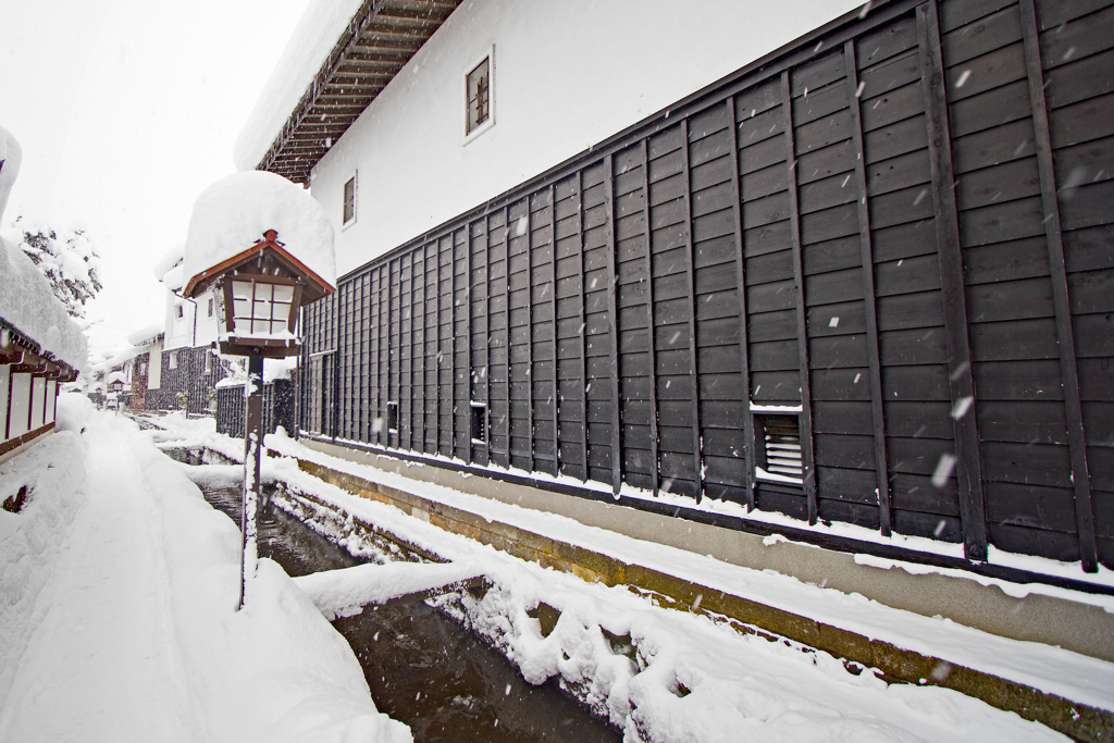豪雪の飛騨古川町並み