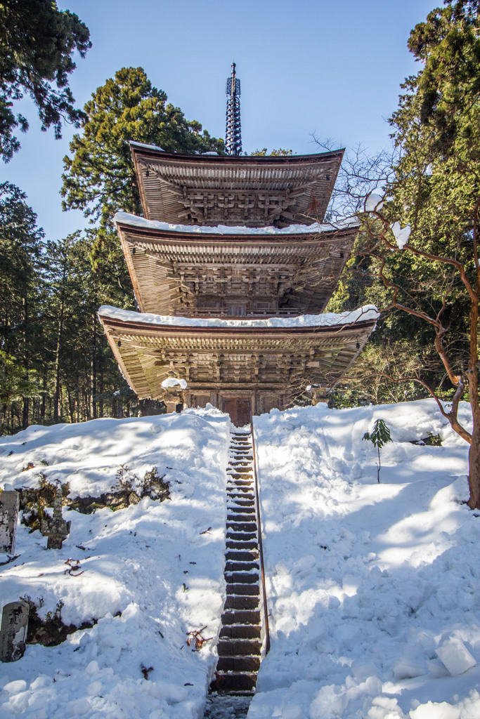雪の明通寺