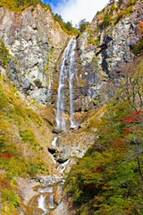 紅葉のふくべの大滝