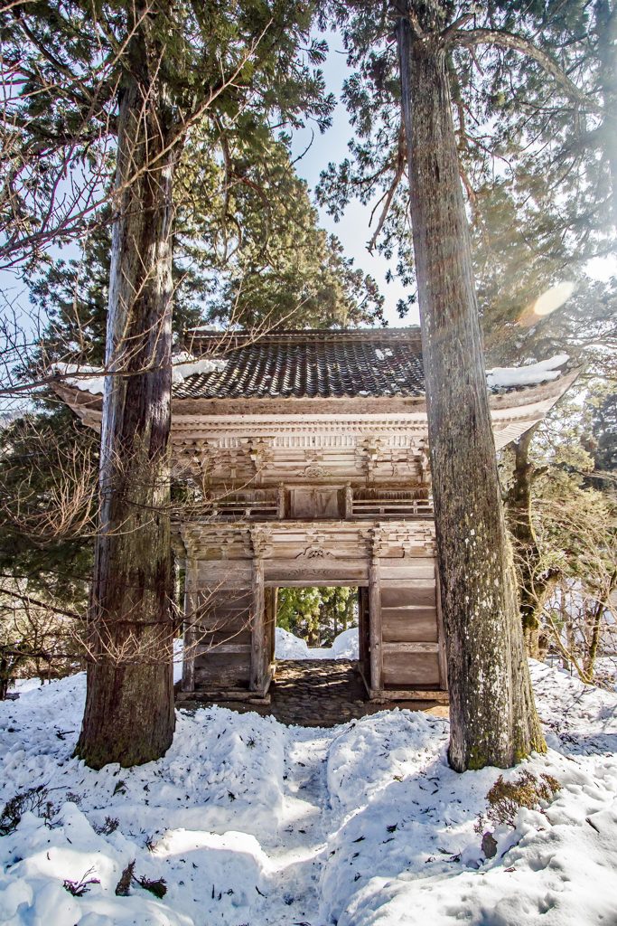 雪の明通寺