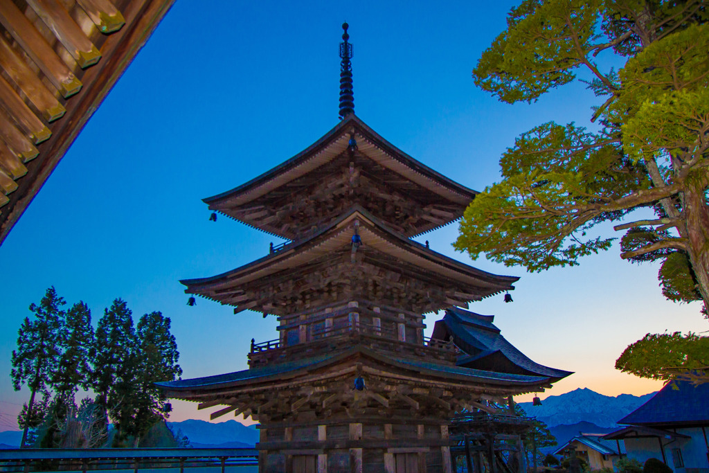 宝珠山高山寺三重塔