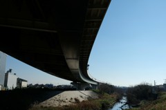  空に架かる橋。