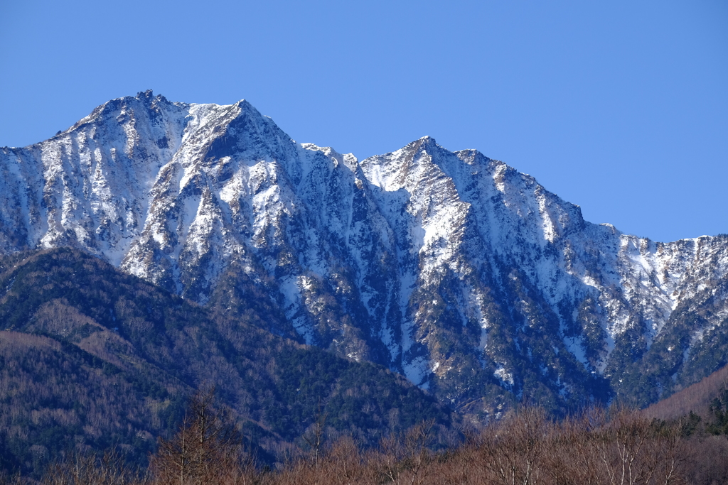 険しい山容