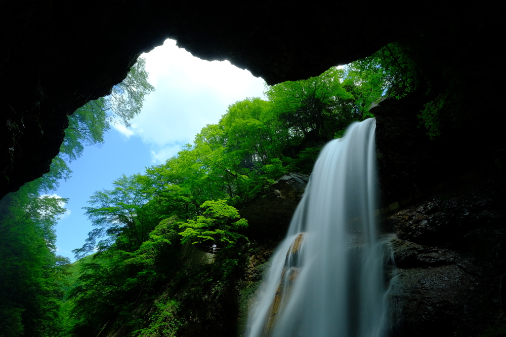 稲妻の水