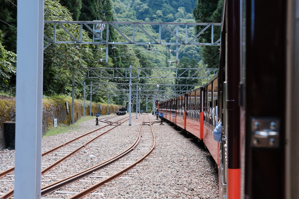 走る、トロッコ電車