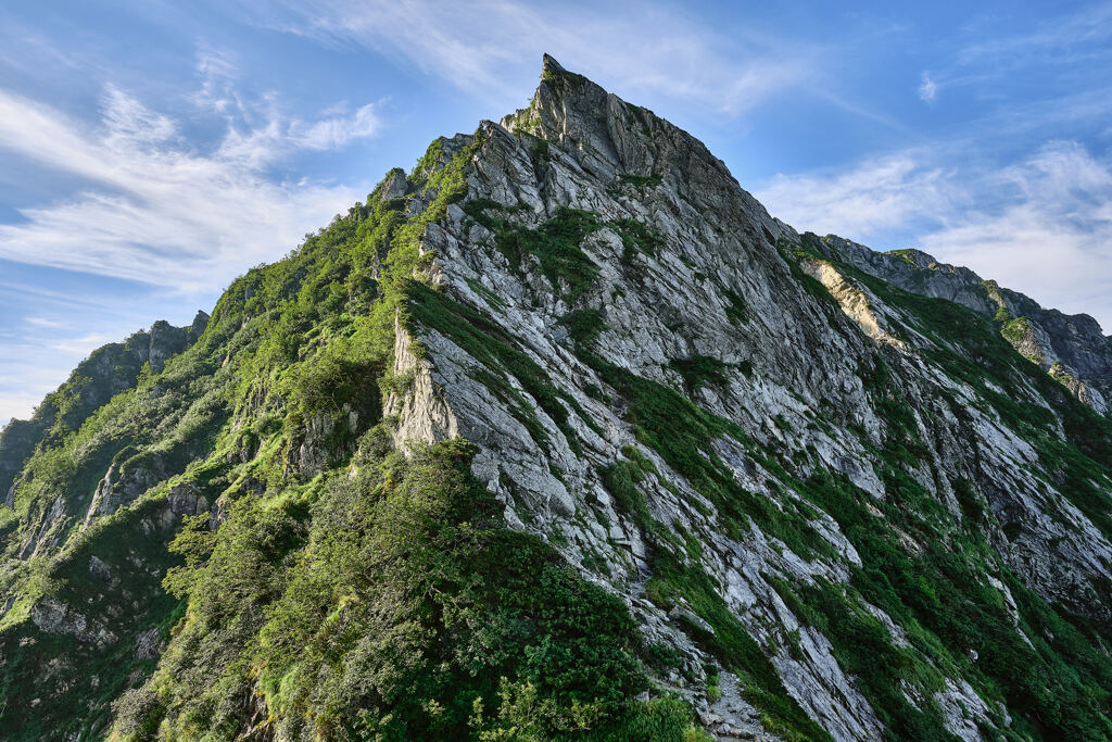 嶮しき山
