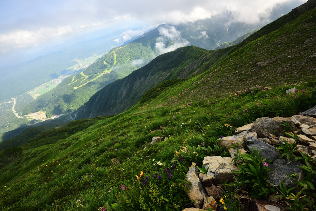 眼下に見えるは白馬村