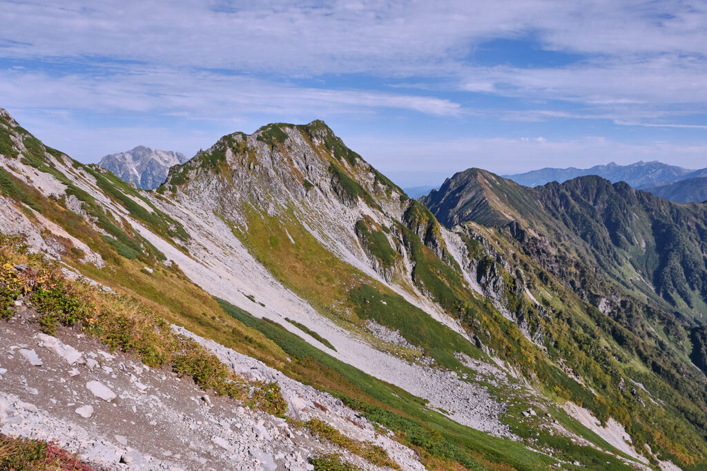 山と山の間に