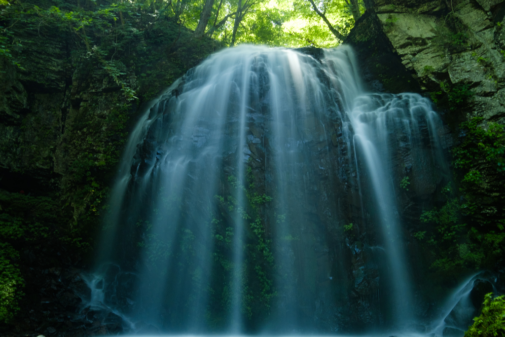 水と岩のドーム