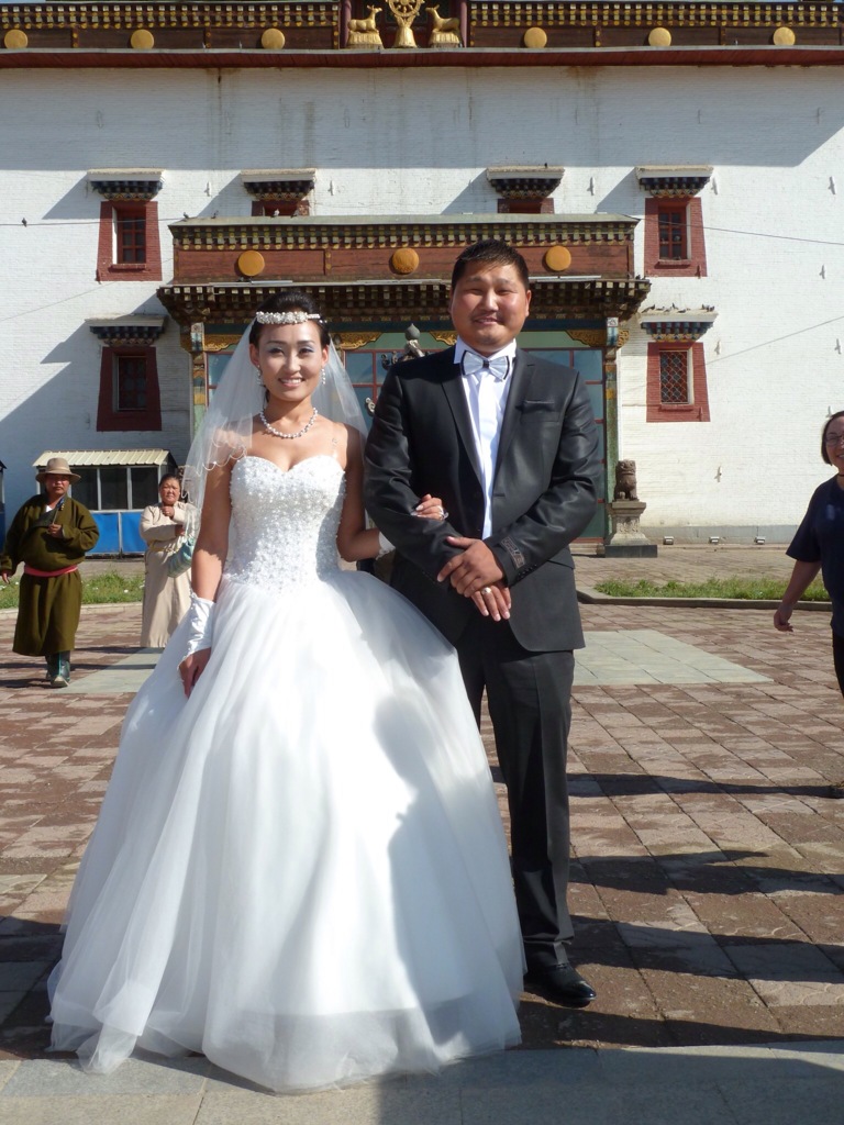 カンダン寺で結婚式