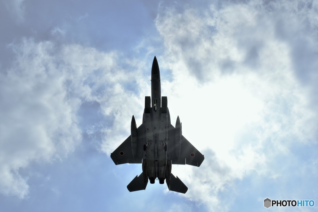 逆光の飛行機
