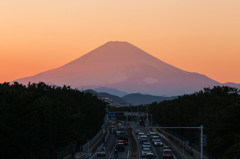 夕暮れ富士　／一中前