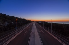 早朝の湘南道路