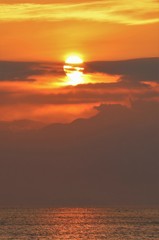 富山湾...立山連峰に 昇る朝日