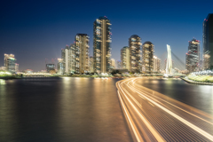 三脚を蹴られてブレた写真