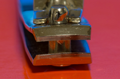 マクロレンズで撮ってみる　爪切りの先っぽ