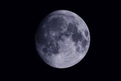 月