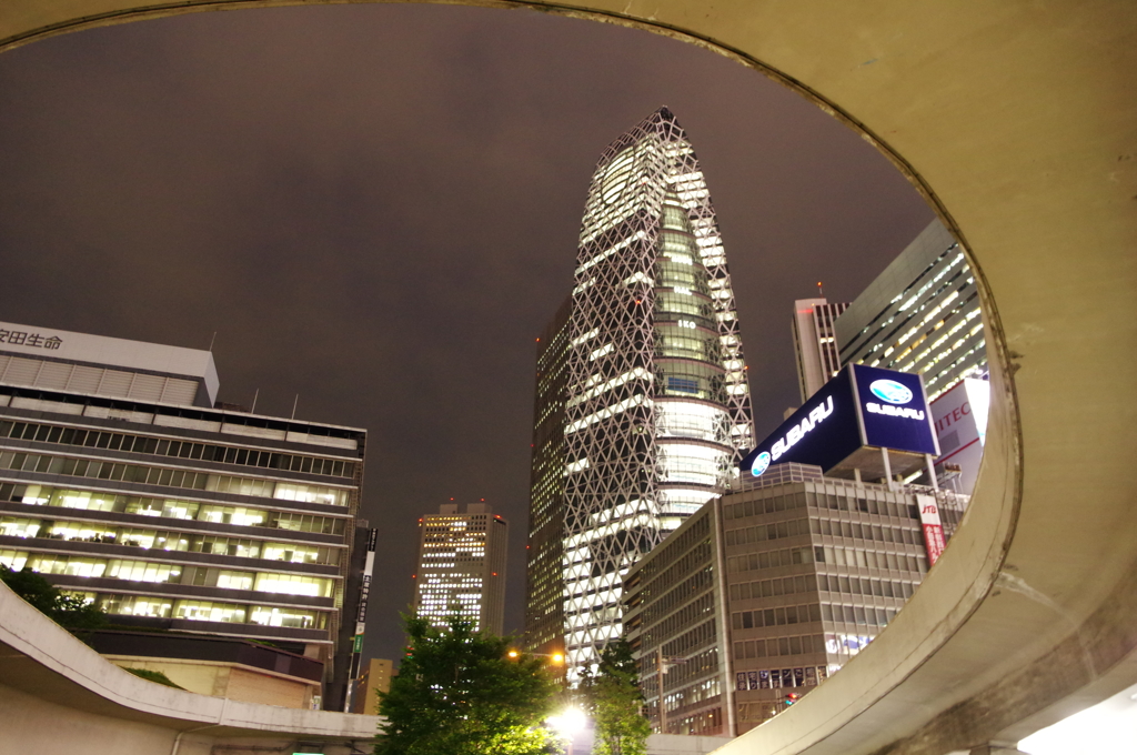 新宿西口地下広場からの夜景