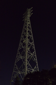 夜の送電塔