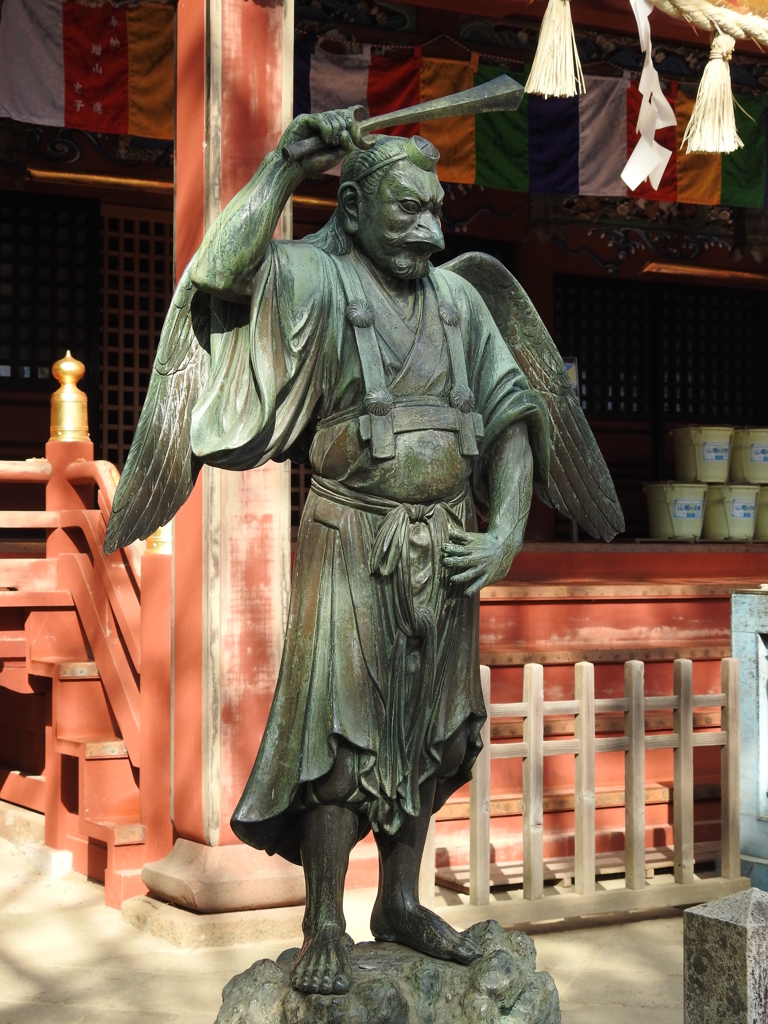 からす天狗（高尾山薬王院・本堂前）