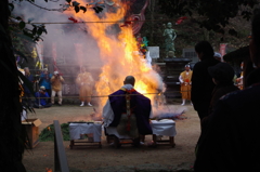 2015年　龍蔵寺　火渡り