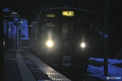 夕刻の磐越西線 フルーティア号