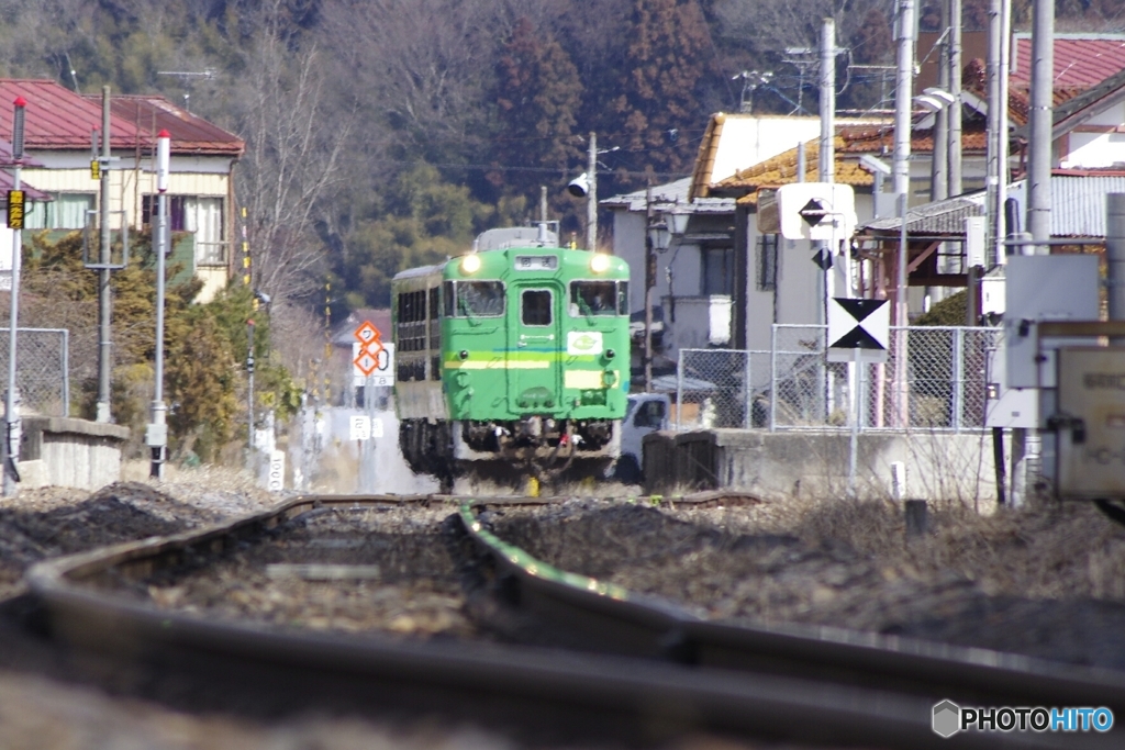 風っ子水郡線を行く   川東にて