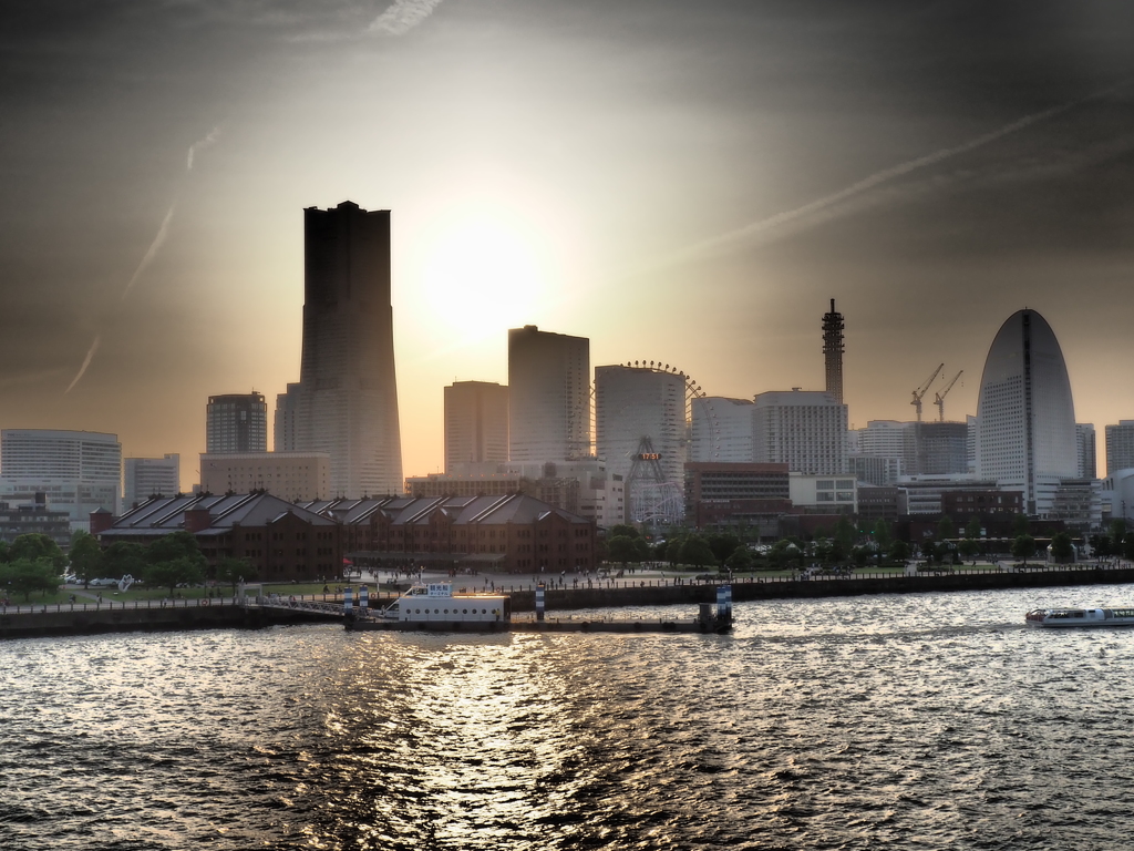 みなとみらいを望む