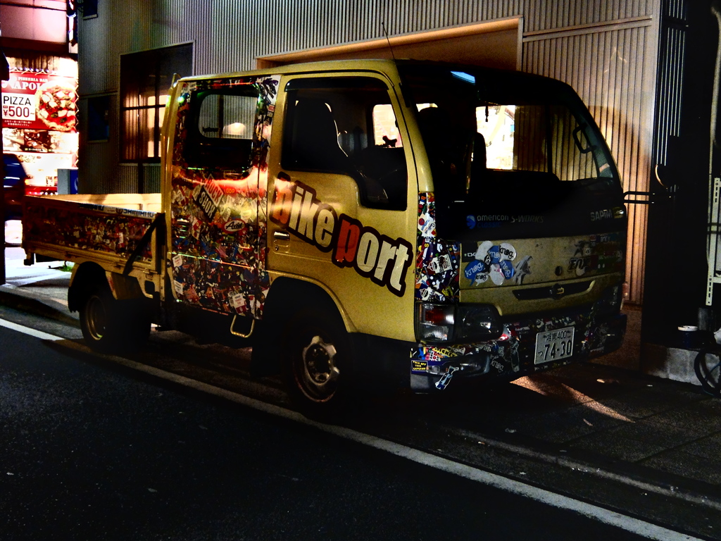 自転車屋さんの前に‼︎