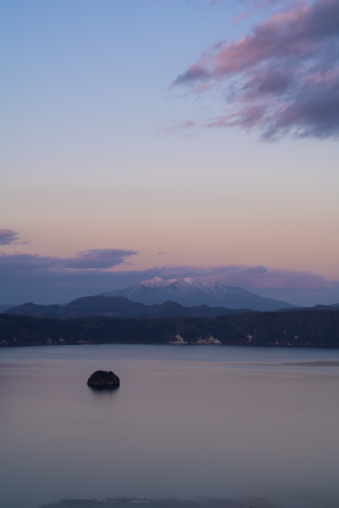 摩周湖と斜里岳