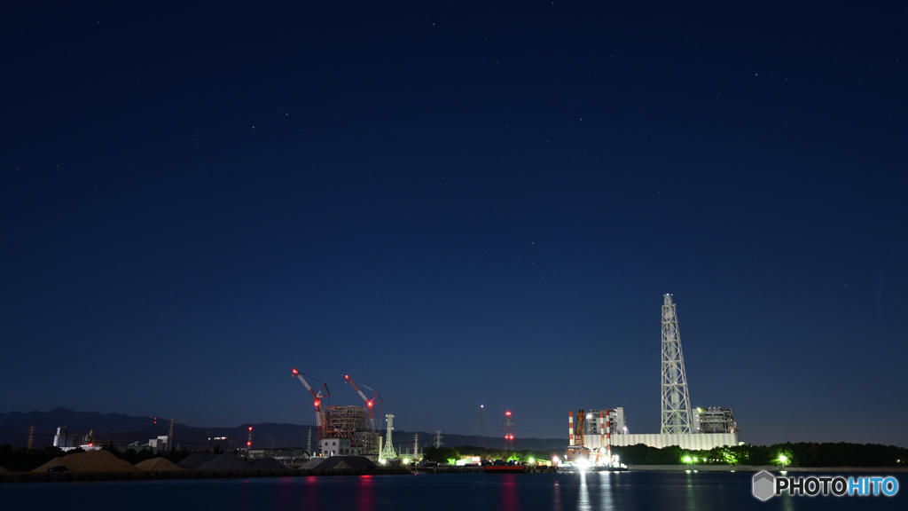 発電所の夜