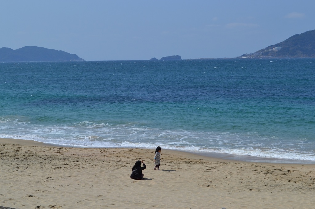 海の中道休暇村前海岸にて