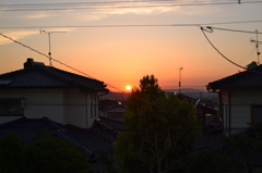 住宅に沈む夕日