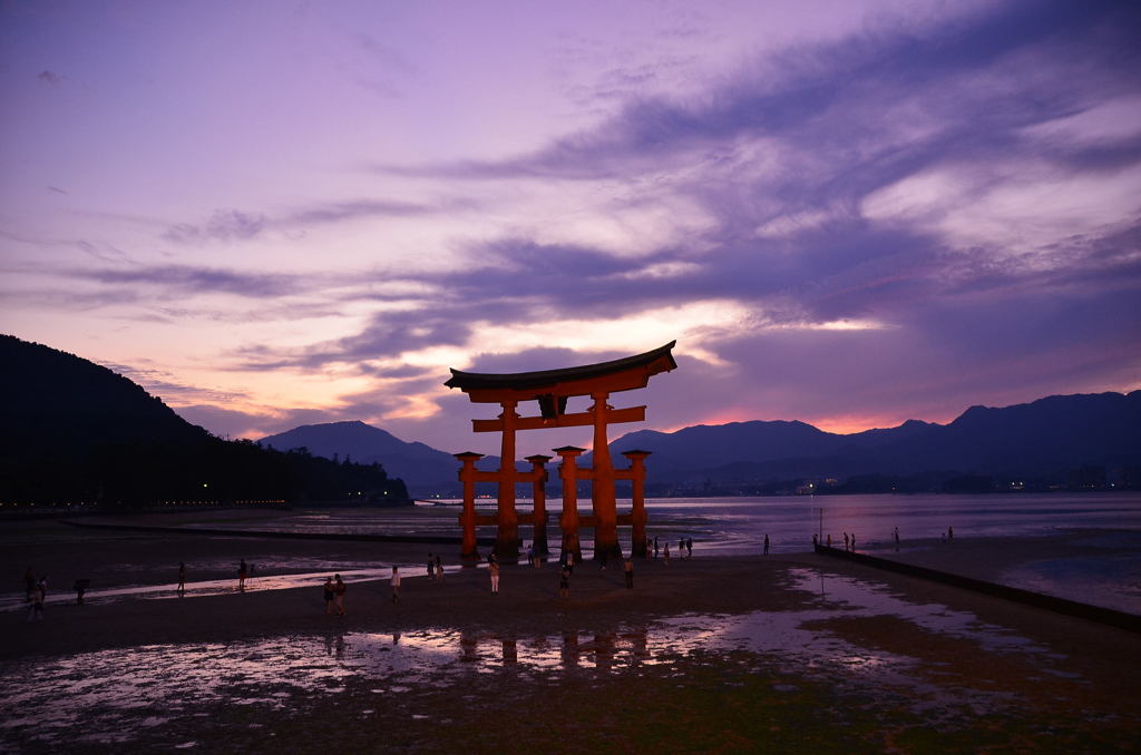 夕暮れの大鳥居