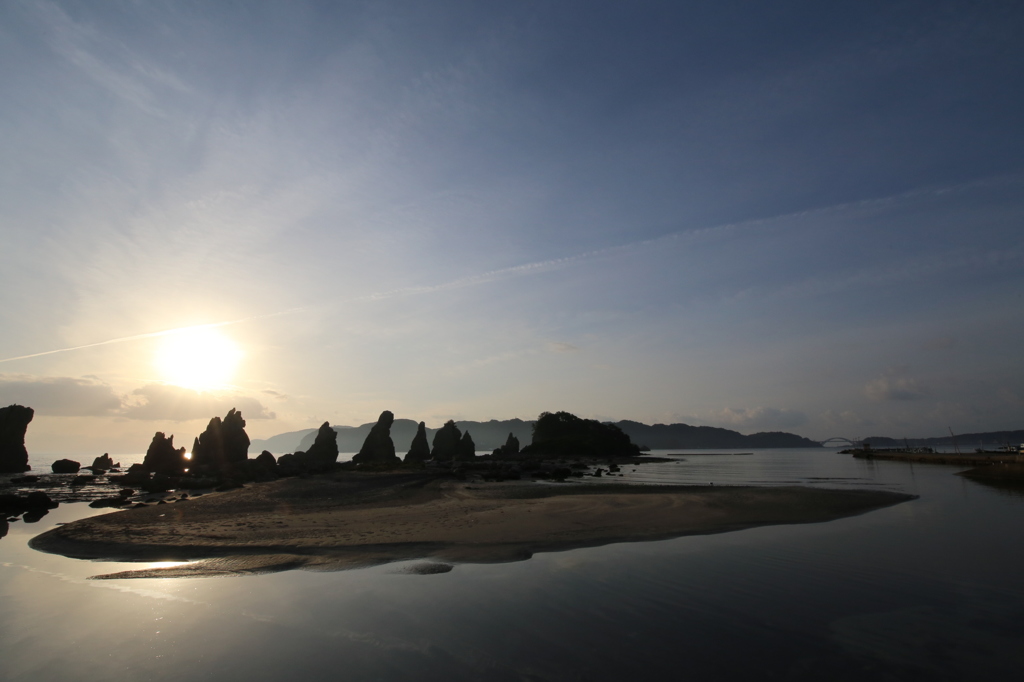 橋杭岩