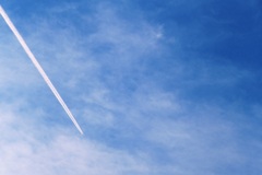 青空とヒコーキ雲