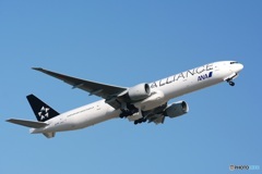 ANA B777-300