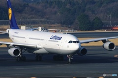 ルフトハンザ・A340　(D-AIFD)