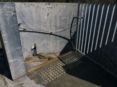 シェルターの入り口